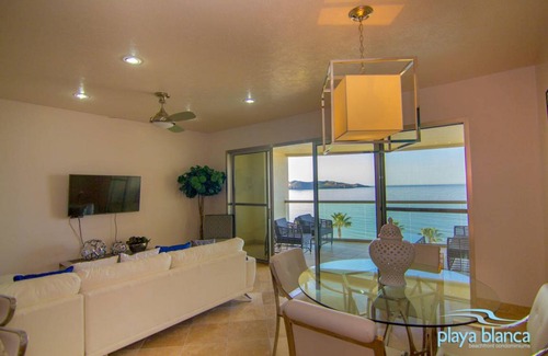 San Carlos Condo | Spacious 1-Bedroom Condo with Pool & Kitchen Amenities