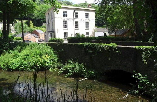 Nailsworth Apartment | Inviting Apartment in Landmark Georgian House with Spa & Dining