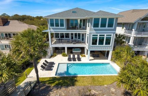 North Forest Beach Villa | Relax at 103 Dune Lane with Oceanfront Pool Access