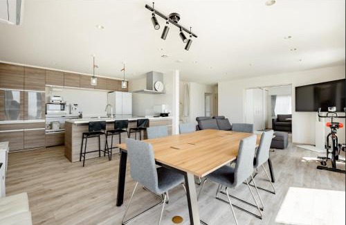 Hayama House | Guest Rated 10/10 at Roopt Hayama Collective House