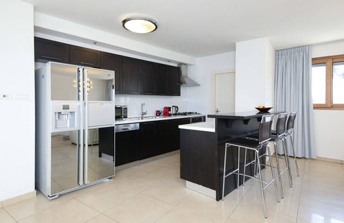 Jerusalem City Centre Apartment | Prime King David Residence - Jerusalem with Ocean View & Spa