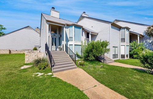 Lakeway Apartment | Child-Friendly Retreat at 104 World of Tennis Square