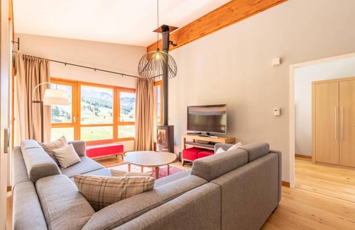 Arc-1800 Apartment | Spacious 4-Bedroom Apartment for Family Getaways