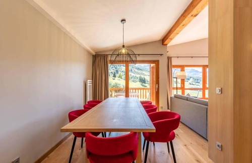 Arc-1800 Apartment | Spacious 4-Bedroom Apartment for Family Getaways