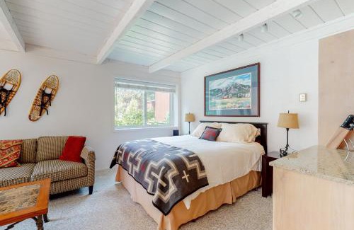 Elkhorn Hotel | Family-Friendly Retreat at 1069 Atelier with Top Ratings