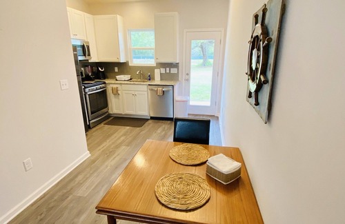 Hollister House | Pet-Friendly 107-A Flamingo Getaway with Top Ratings