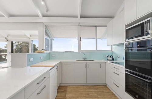 Encounter Bay House | 107 Franklin Pde: Breathtaking Views & Outdoor Oasis
