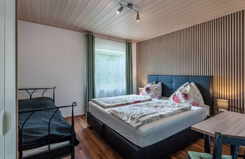 Velden am Worther See Apartment | Spacious 3-Bedroom Apartment for Families and Groups