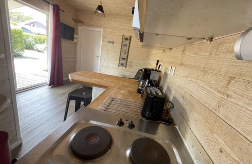 Gujan-Mestras Ski Chalet | Cozy 107B Chalet: Pet-Friendly Retreat in Village Khélus