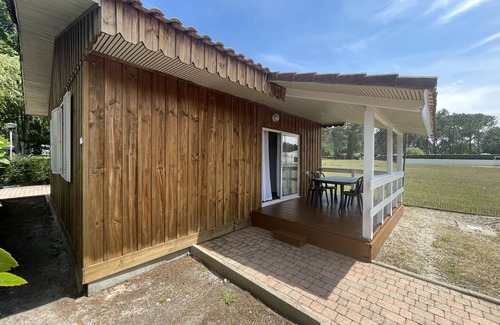 Gujan-Mestras Ski Chalet | Cozy 107B Chalet: Pet-Friendly Retreat in Village Khélus