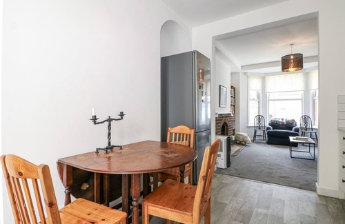 Hastings Cottage | 108 EMMANUEL ROAD, pet friendly, with a garden in Hastings