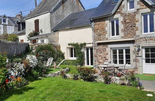 Donville-les-Bains House | 109 m² Gîte ∙ 3 bedrooms ∙ 8 guests