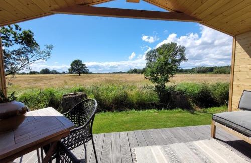 Bleckede House | Charming Tiny House with Scenic Green Views for Families