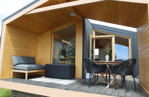 Bleckede House | Charming Tiny House with Scenic Green Views for Families