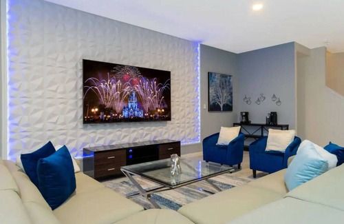 Kissimmee Apartment | Family-Friendly 10BD Bella Vida House with Private Pool