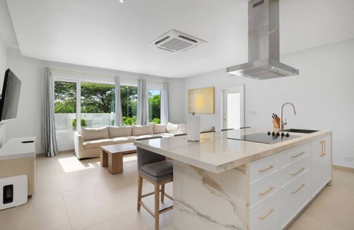 Oranjestad Villa | 10BR Luxe Beachfront Pool Villa Playa by Bocobay