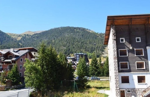 Montgenevre Apartment | Cozy Montgenèvre Retreat near Ski Slopes with Pet-Friendly Amenities