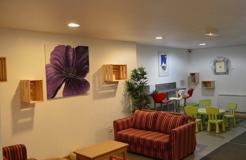 Montgenevre Apartment | Cozy Montgenèvre Retreat near Ski Slopes with Pet-Friendly Amenities