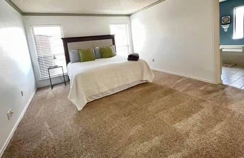 North Arlington House | 10min drive to AT&T Stadium, Globe Life Field, and Six Flags