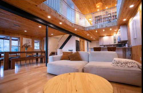 Fleischmanns Apartment | 10Min to Belleayre - Jacuzzi Tub - Mountain Views