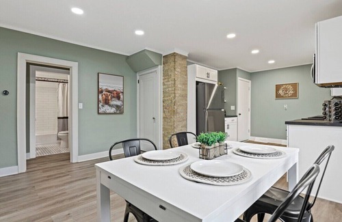 Madison Apartment | Pet-Friendly Hotel Near Capitol - Trails & Parks Await
