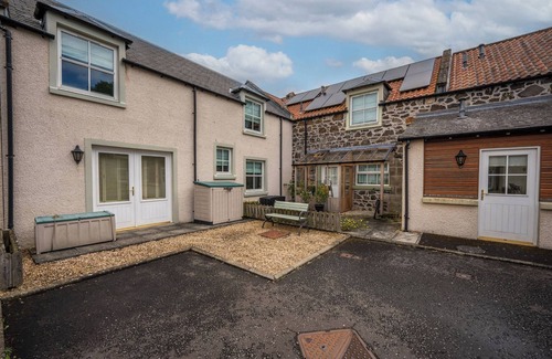 Leuchars House | 10mins to St Andrews & Dundee. 5mins to Tentsmuir Forest and beach.