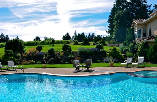 Dayton Villa | Idyllic 6-Bedroom Villa with Pool and Theater Overlooking Vines