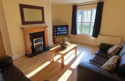 Dungarvan House | Pet-Friendly Retreat at 11 An Seanachai Holiday Homes