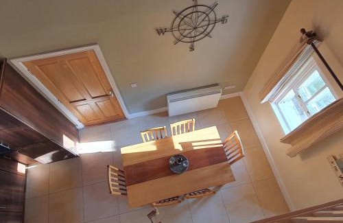 Dungarvan House | Pet-Friendly Retreat at 11 An Seanachai Holiday Homes