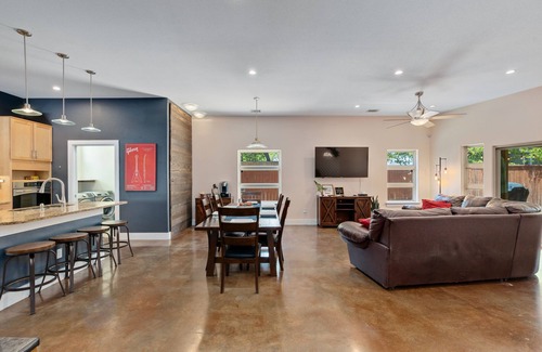 Rosewood House | Spacious Retreat with Hot Tub & Billiards Near Downtown
