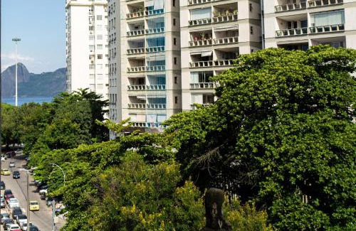 Flamengo Apartment | Cozy 11 FLA: Oceanfront Comfort by Praia do Flamengo