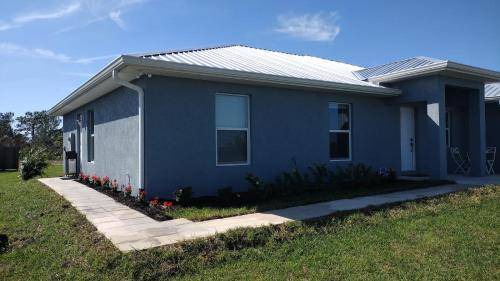 Sun 'N Lake Bed & Breakfast | Eco-Friendly B&B for 2 Guests with Kitchen Amenities