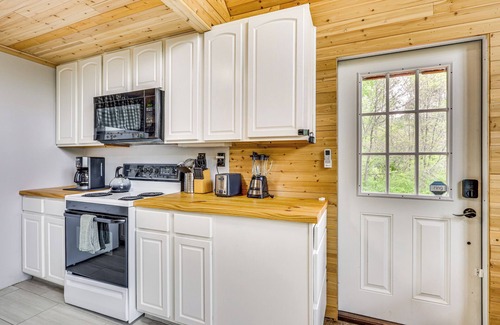 Shenandoah Cabin | 11 Mi to Massanutten: 'Shenandoah River Chalet'