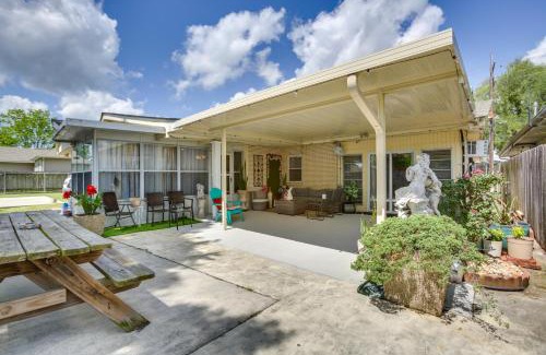 Westwego House | Unique Westwego Retreat with Sunroom & Pet-Friendly Perks