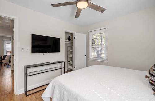 Wade Hampton House | Convenient 11 Min to Downtown | Superhost with Top Reviews