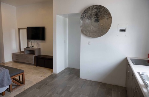 Torreon Apartment | Cozy Suite Grande for 4 with Kitchen & Breakfast Included
