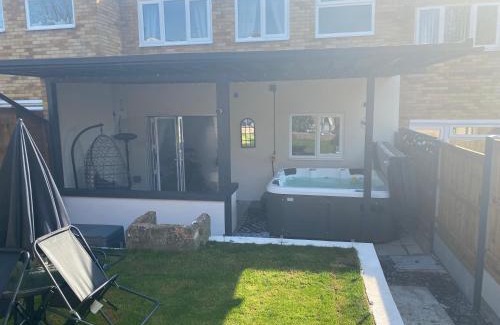 Wivenhoe House | Discover Cozy Holiday Homes in Wivenhoe, UK - Rated 9.3/10