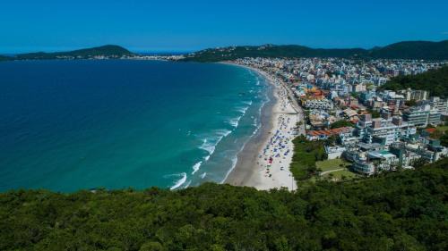 Quatro Ilhas Apartment | Panoramic Views and Family-Friendly Comfort at 110 Duplex