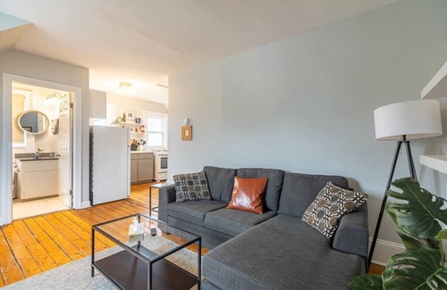Downtown Halifax Apartment | Elegant 110 Sunny Loft & Historic Home with Breakfast