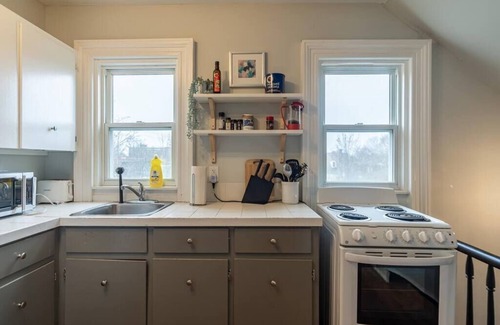 Downtown Halifax Apartment | Elegant 110 Sunny Loft & Historic Home with Breakfast