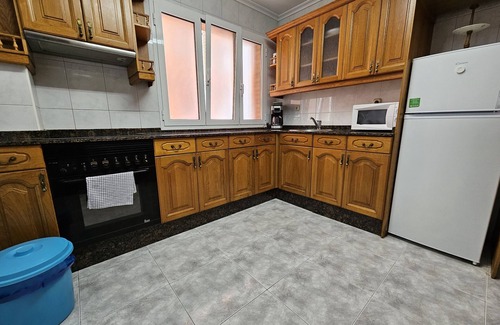 Distrito Sur Apartment | Modern 3-Bedroom Apartment in Gijón with Great Amenities