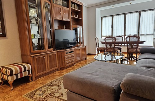 Distrito Sur Apartment | Modern 3-Bedroom Apartment in Gijón with Great Amenities