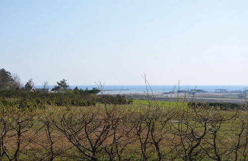 Øer Strand House | Spacious Oceanfront House with 3 Bedrooms for Families