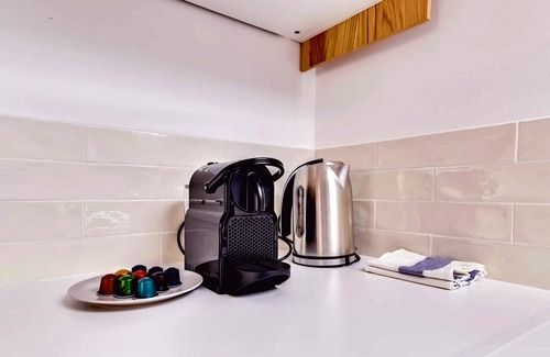 9th Arrondissement Apartment | Elegant 113 Suite Lui - Family-Friendly Apartment in Paris