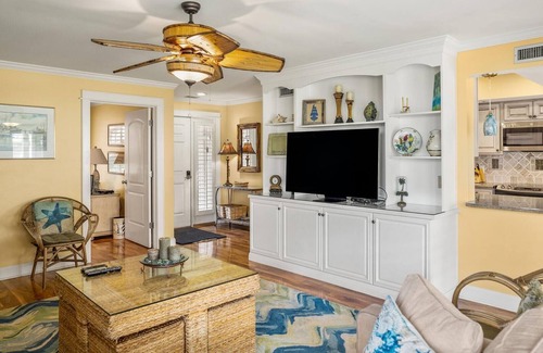 Saint Helena Island Villa | Relaxing 115 Capt John Fripp Villa with Oceanfront Views
