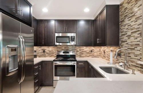 Northwest Bellevue Apartment | Modern Retreat Minutes From Downtown with Hot Tub Access