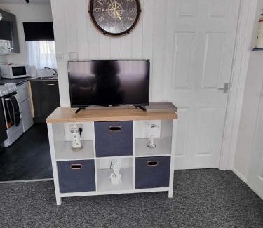 Great Yarmouth Ski Chalet | Modern South Facing Chalet on Sunbeach, Scratby