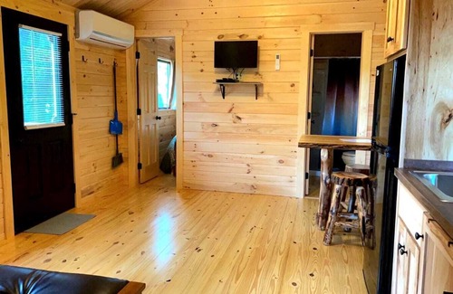 Logan Cabin | Robin Log Cabin: Ideal Getaway Near Hocking Hills Park