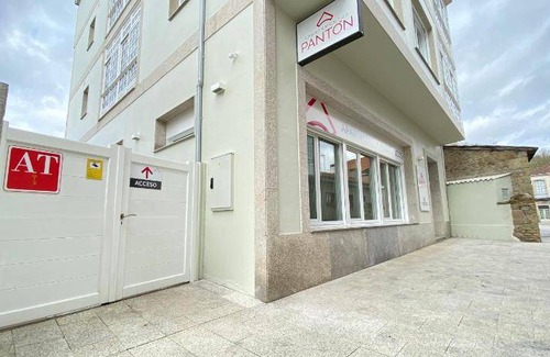 Castro Apartment | Spacious Apartment for 8 Guests - Family-Friendly Retreat