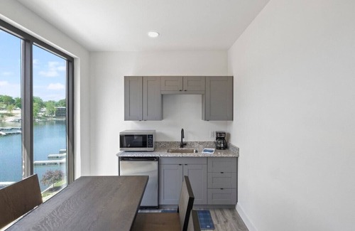 Osage Beach House | Relax with Family: 5-Bedroom Lake Retreat at Backwater Jacks